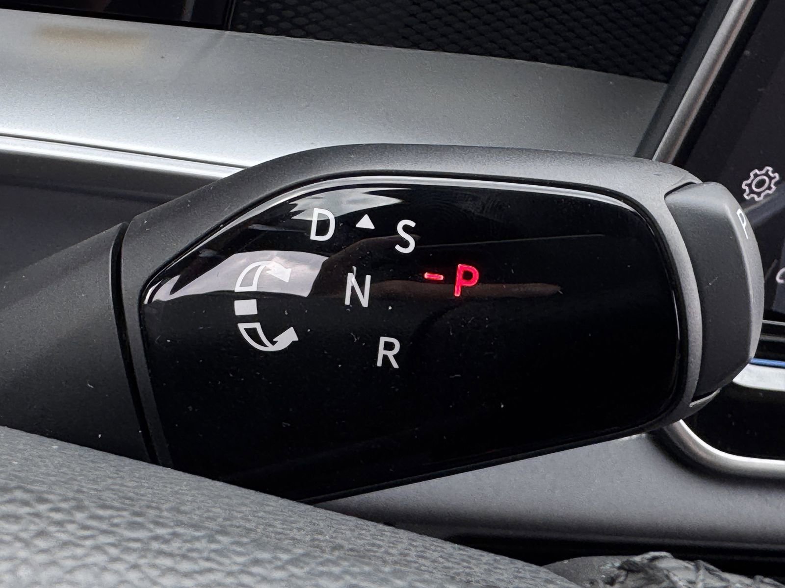 New 2026 Volkswagen Tiguan SE R-Line image 20