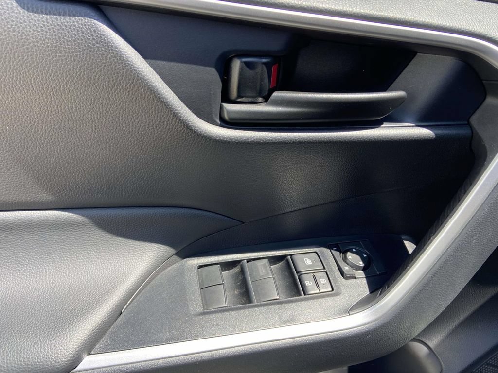 Used 2025 Toyota RAV4 LE FWD image 11