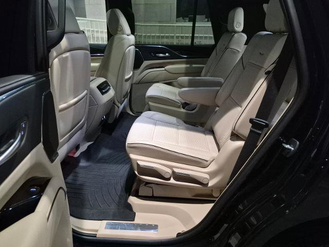 Used 2023 Cadillac Escalade Premium Luxury AWD/4WD image 14