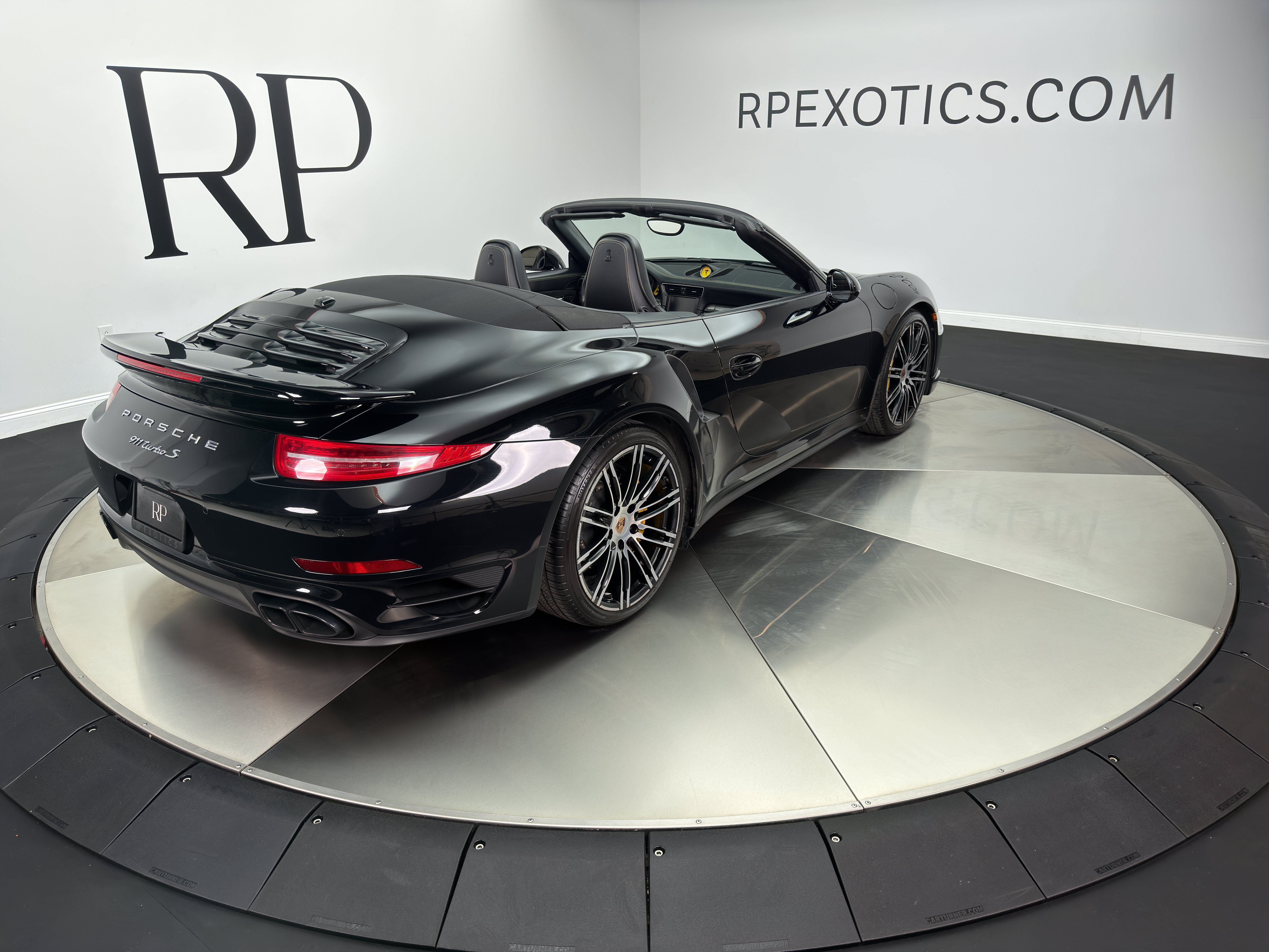 Used 2015 Porsche 911 Turbo S AWD/4WD image 9