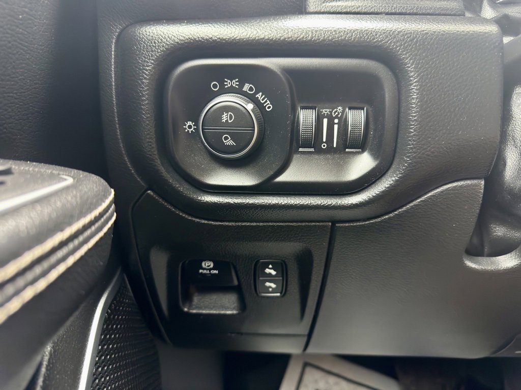 Used 2022 RAM 1500 Laramie w/ Sport Appearance Package image 18