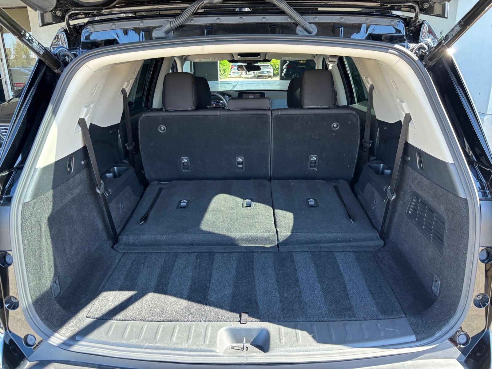 Used 2025 Nissan Pathfinder SV FWD image 33
