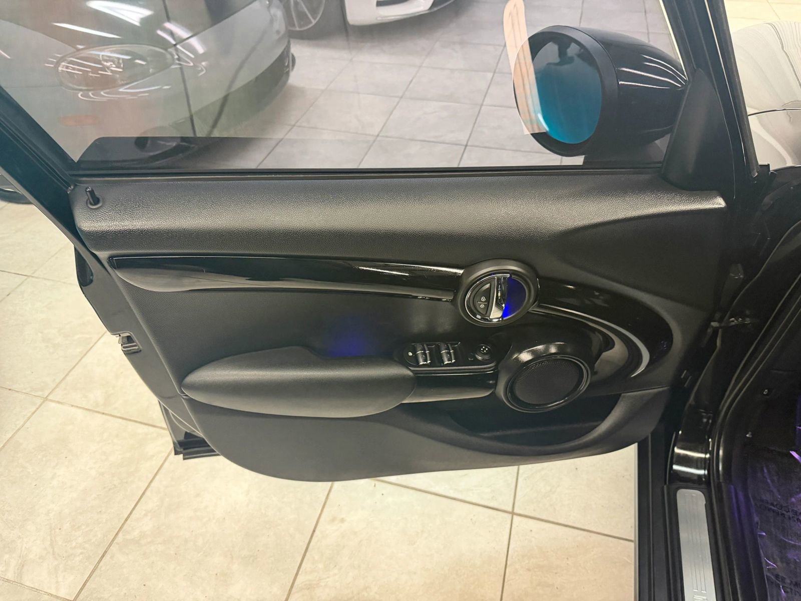 Used 2021 MINI Cooper 4-Door Hardtop image 13