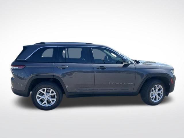 Used 2022 Jeep Grand Cherokee Limited AWD/4WD image 6