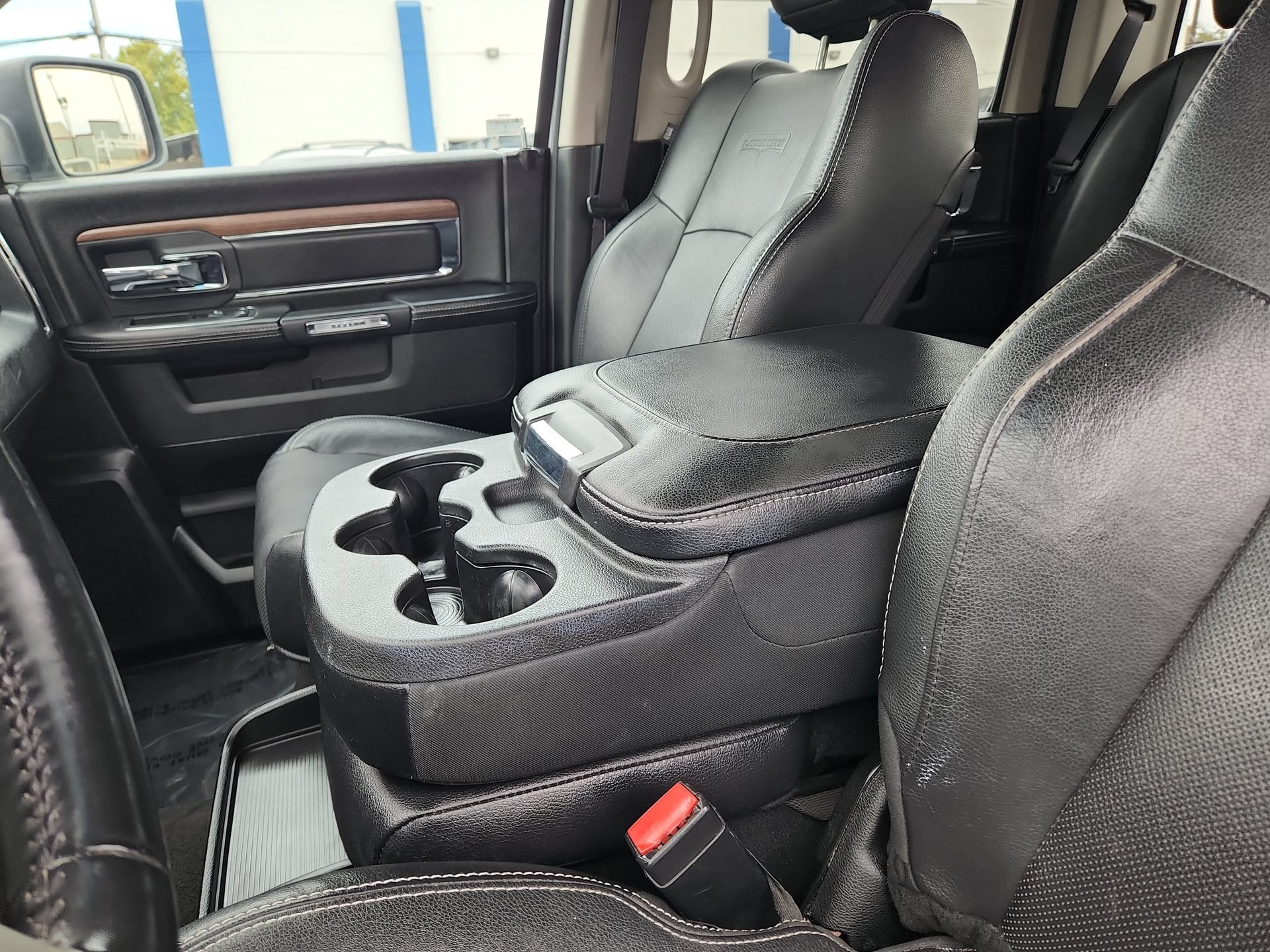 Used 2017 RAM 1500 Laramie AWD/4WD image 21