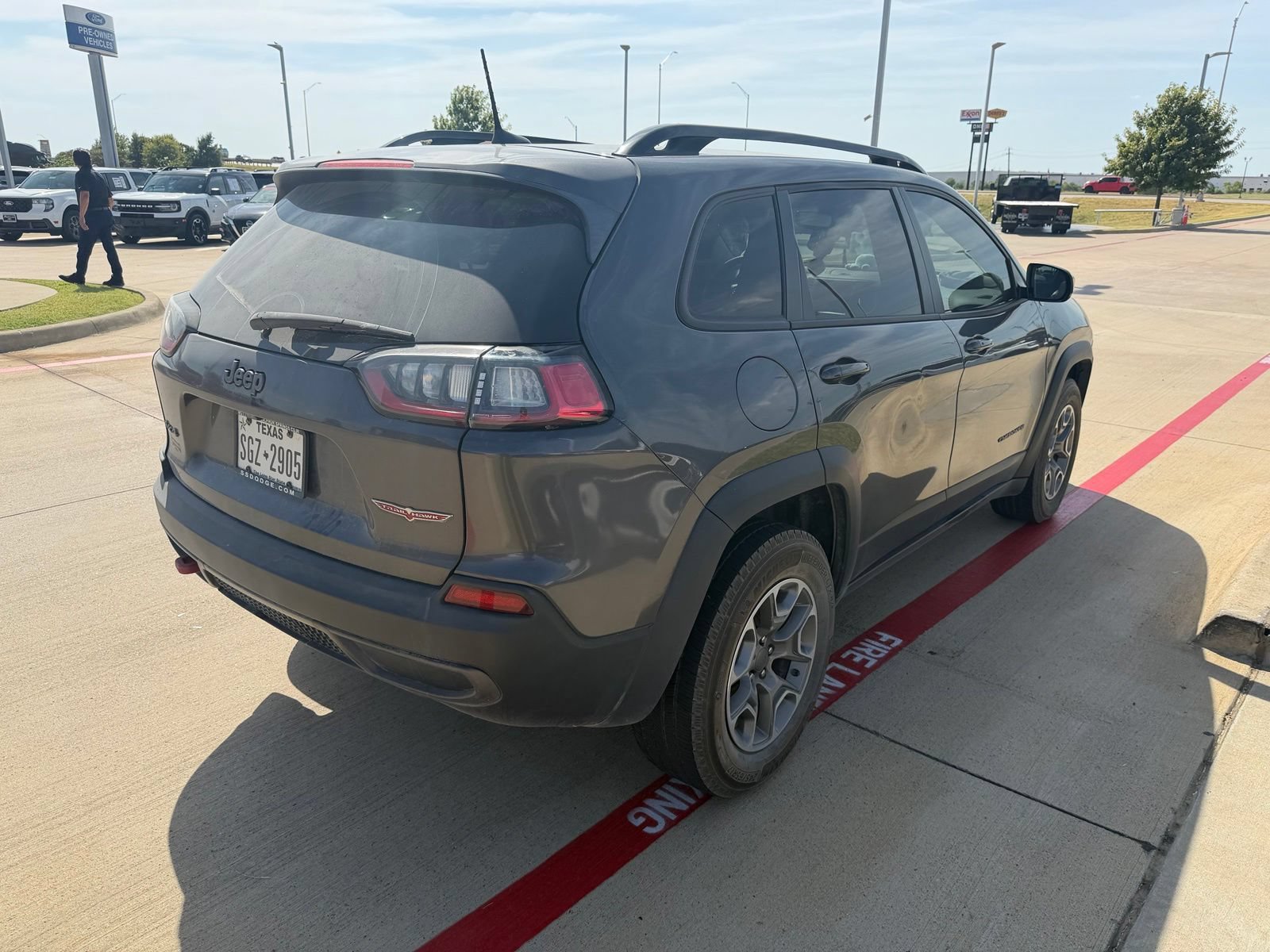 Used 2022 Jeep Cherokee Trailhawk w/ Premium Leather Package AWD/4WD image 15