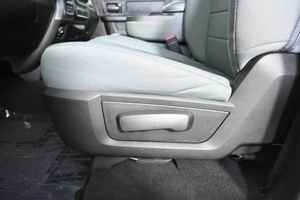 Used 2019 RAM 1500 Express w/ Express Value Package AWD/4WD image 21