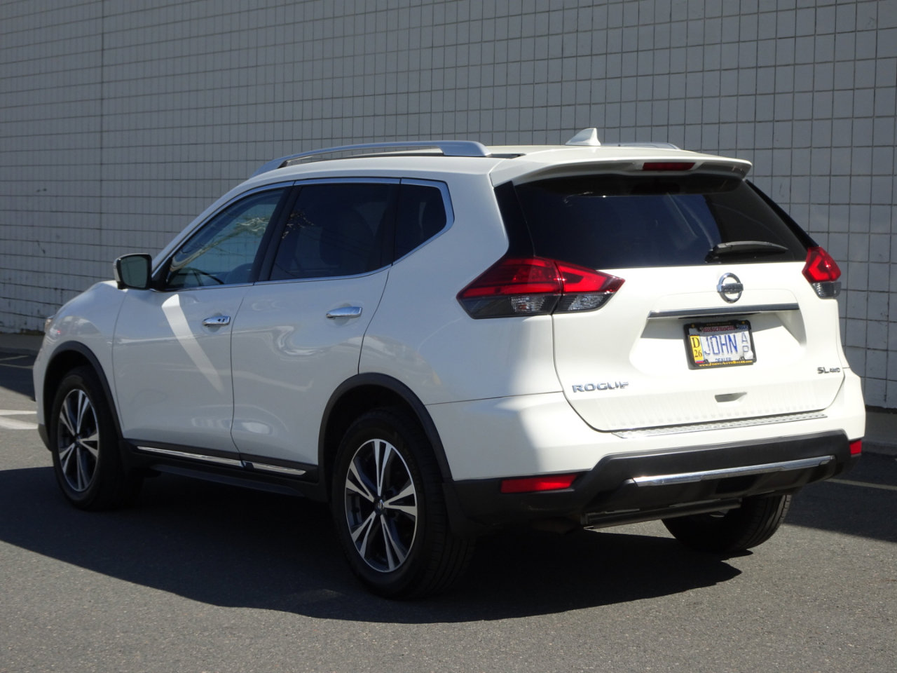 Used 2017 Nissan Rogue SL w/ SL Premium Package image 5