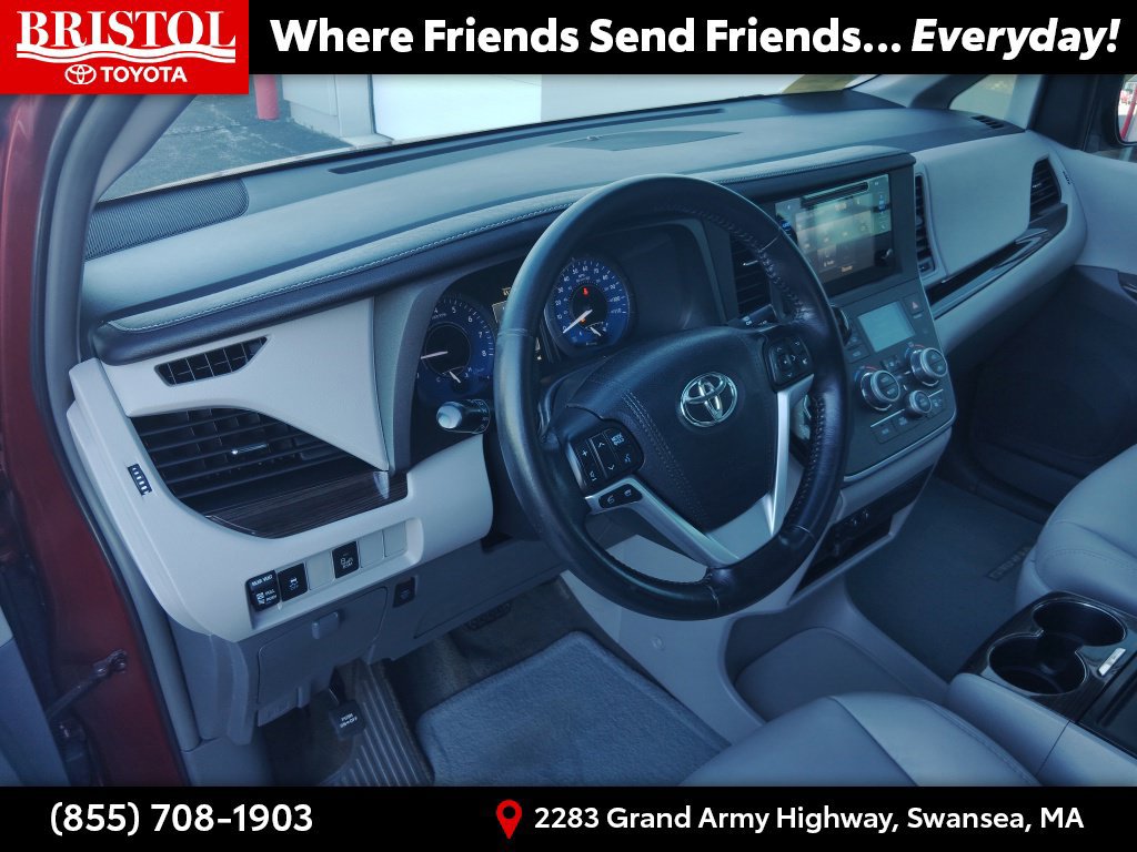 Used 2015 Toyota Sienna XLE FWD image 10