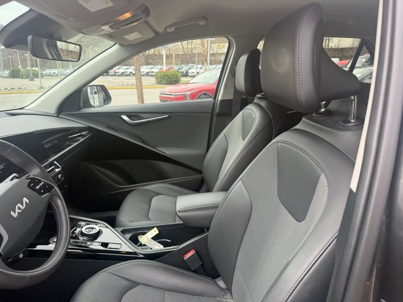 Used 2023 Kia Niro EX w/ EX Cold Weather Package image 12