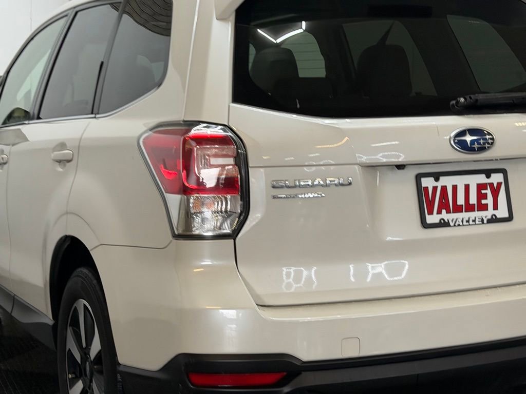 Used 2017 Subaru Forester 2.5i Limited image 7