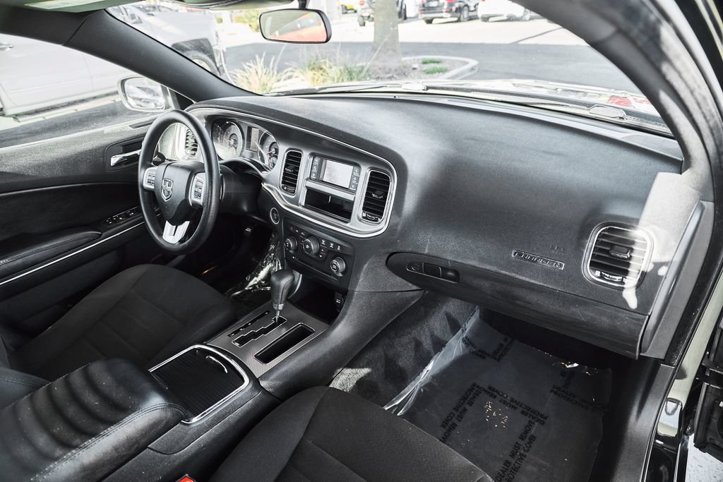 Used 2013 Dodge Charger SE RWD image 36