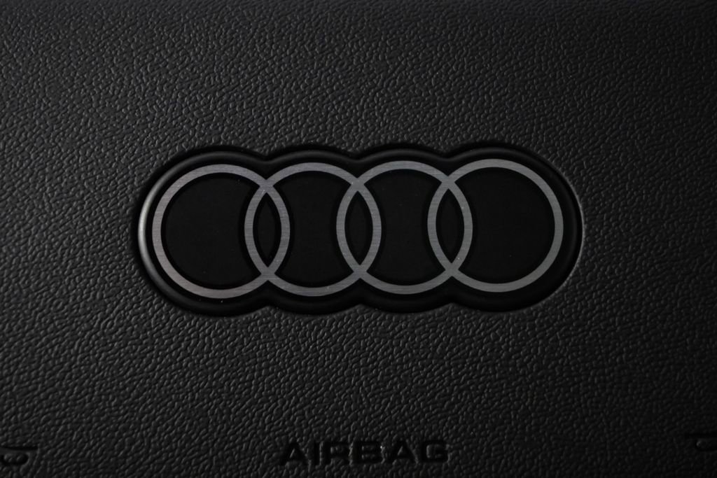 Used 2022 Audi Q4 e-tron Prestige image 38