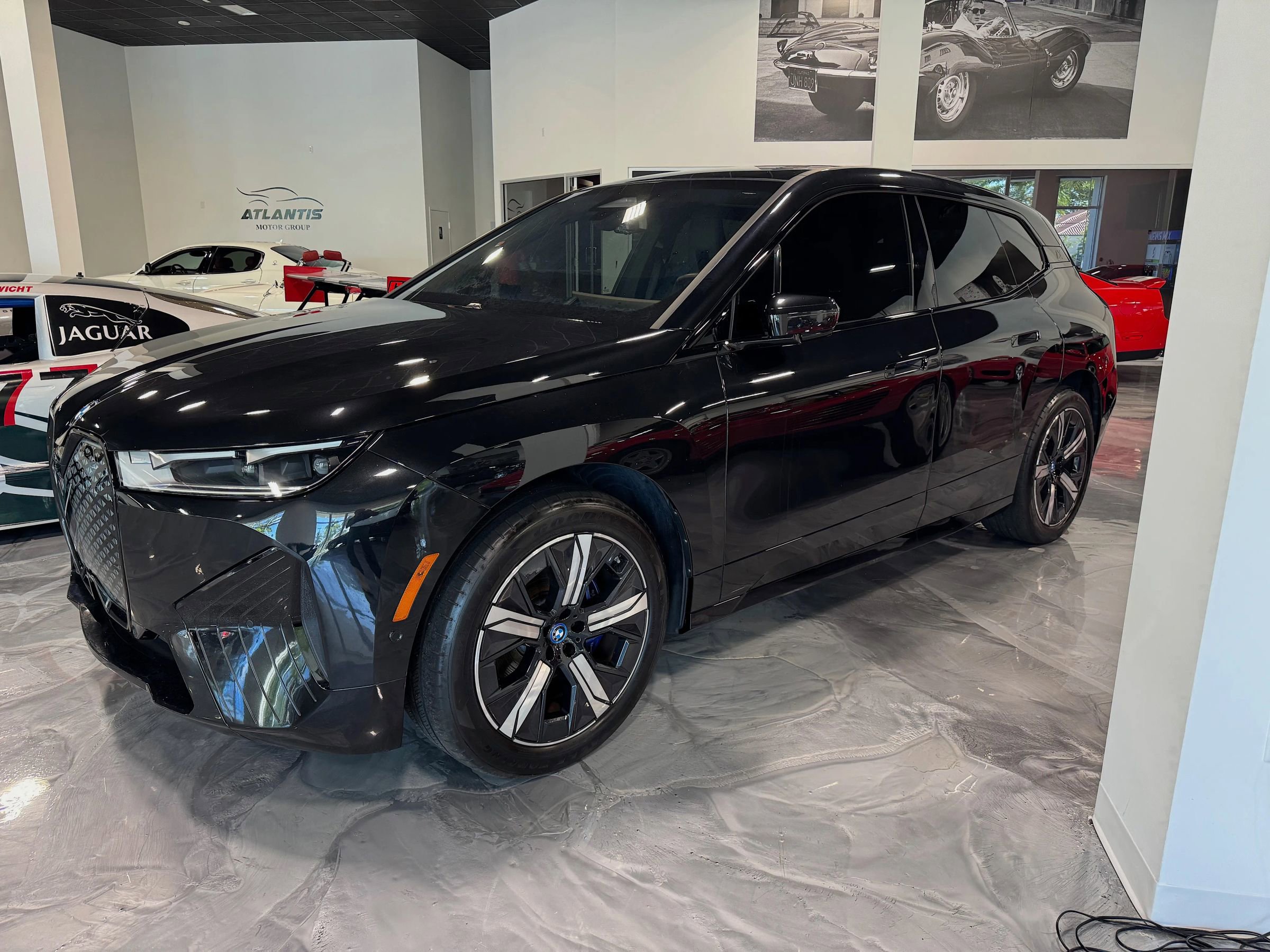 Used 2023 BMW iX xDrive50 w/ Sport Package image 3