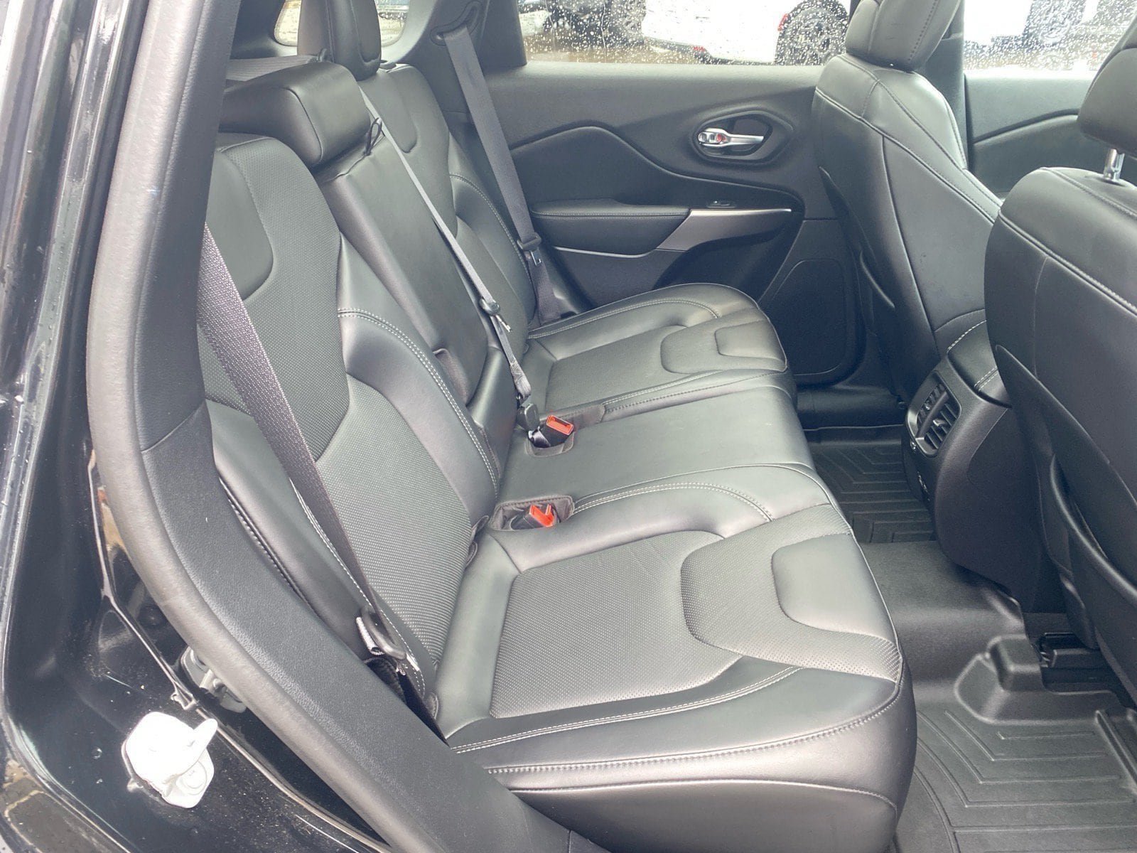 Used 2021 Jeep Cherokee Limited AWD/4WD image 25