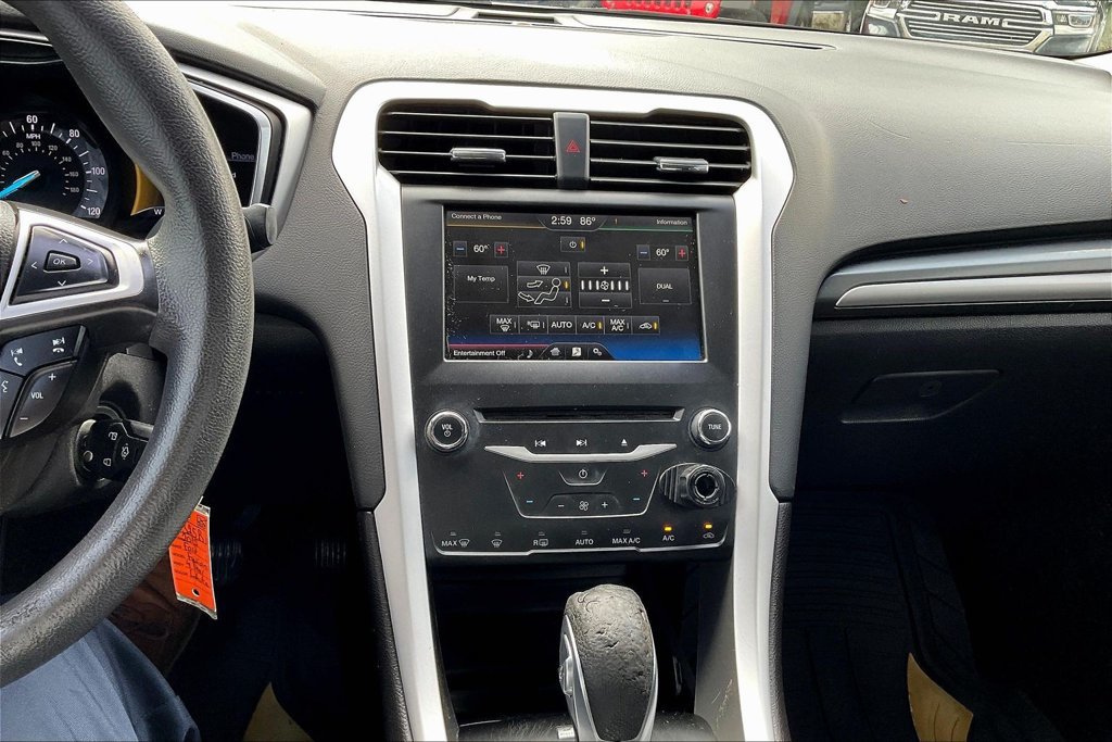Used 2015 Ford Fusion SE FWD image 15