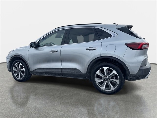 Used 2023 Ford Escape Platinum image 3