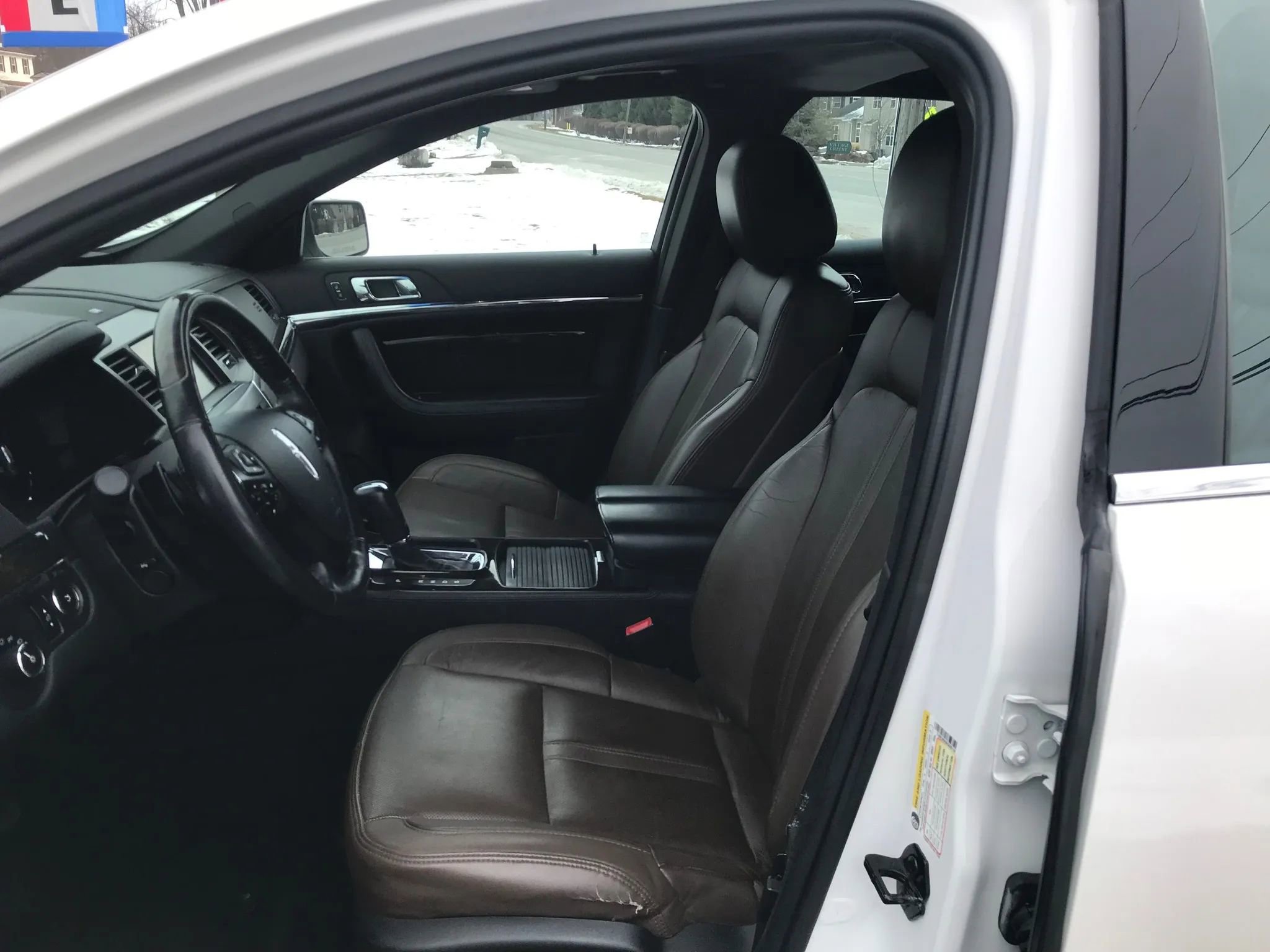 Used 2014 Lincoln MKS Sedan 4D w/ Equipment Group 101A image 15