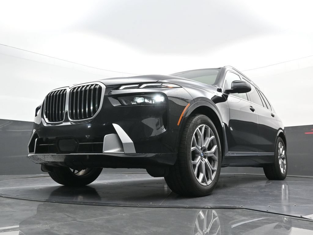 Used 2026 BMW X7 xDrive40i AWD/4WD image 24