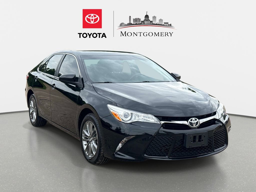 Used 2017 Toyota Camry SE FWD image 1
