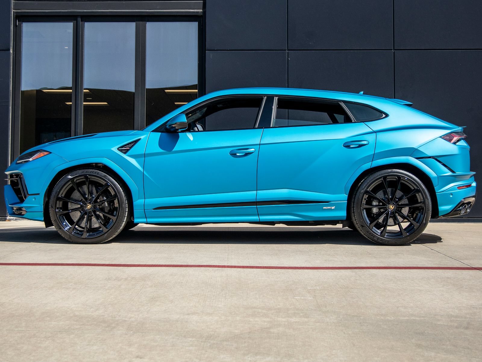 Used 2024 Lamborghini Urus S AWD/4WD image 9
