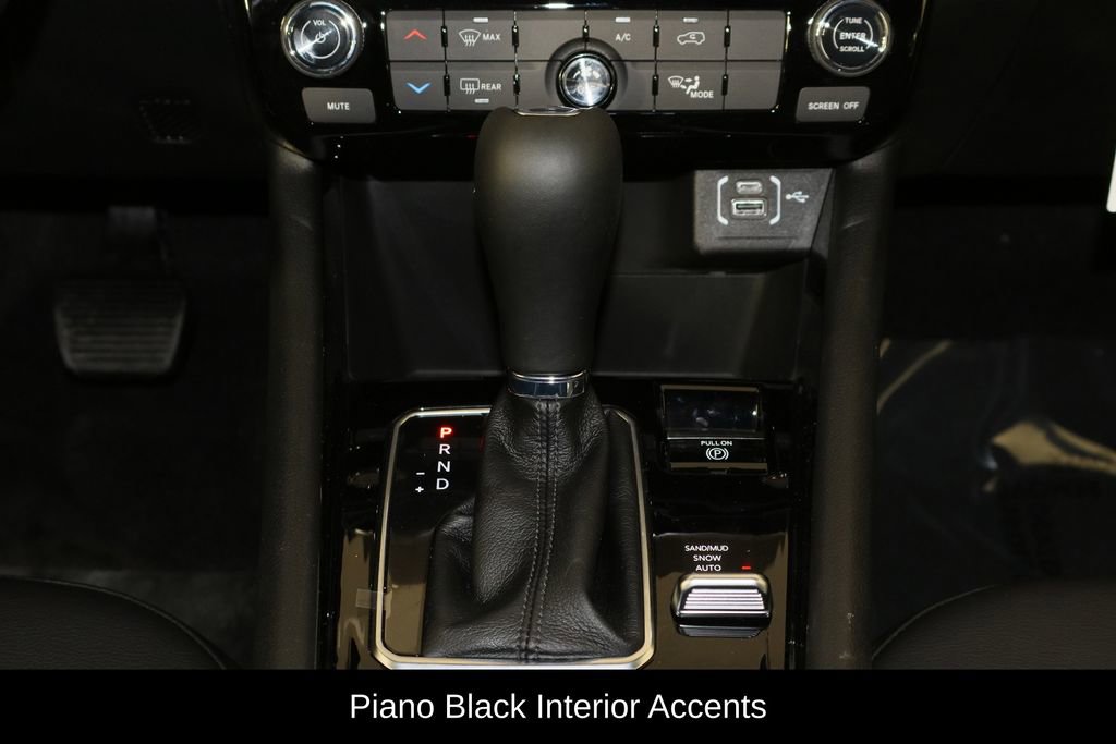 New 2026 Jeep Compass Latitude image 13