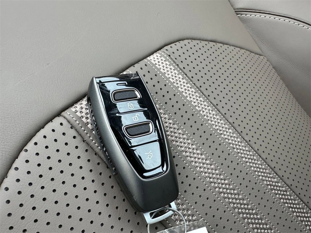 New 2026 Aston Martin DBX 707 image 29