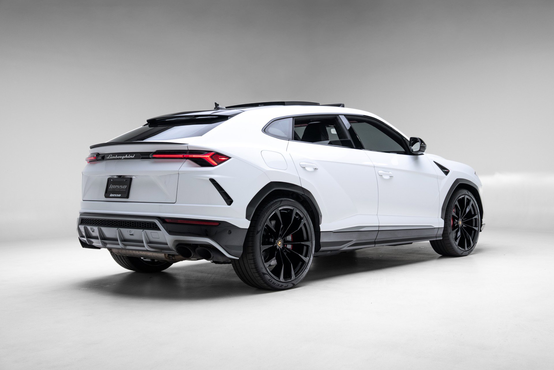 Used 2021 Lamborghini Urus AWD/4WD image 26
