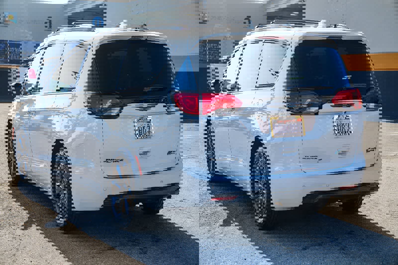 Used 2020 Chrysler Pacifica Limited w/ Advanced Safetytec Group image 6