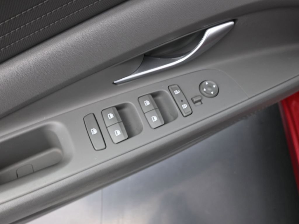 Certified 2022 Hyundai Elantra SEL image 11