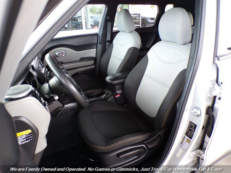 Used 2015 Kia Soul + FWD image 17