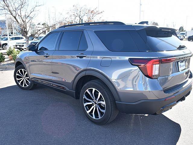 Used 2025 Ford Explorer ST-Line image 4