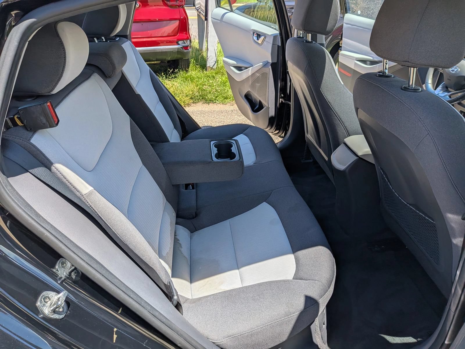 Used 2020 Hyundai Ioniq SEL FWD image 36