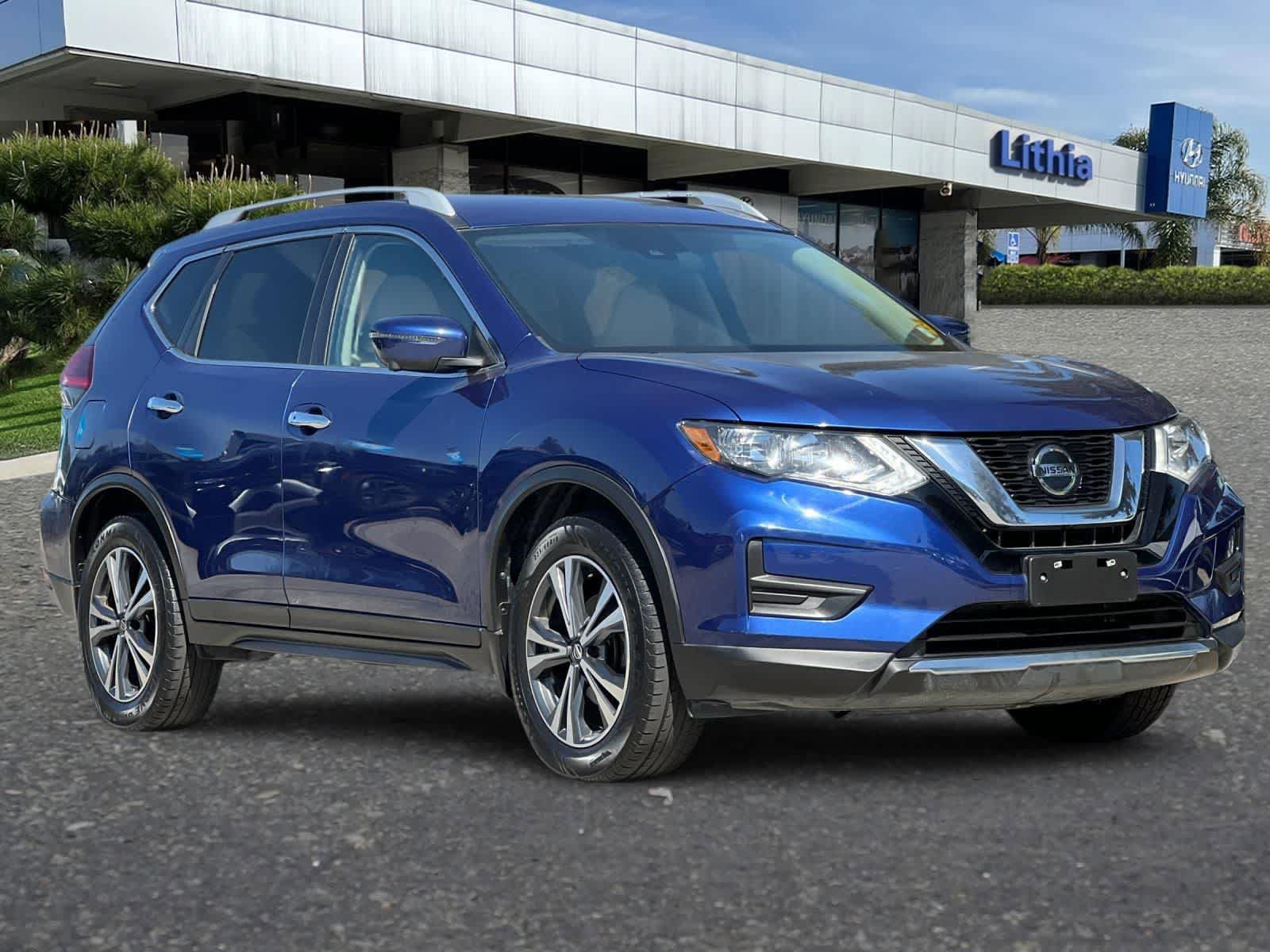 Used 2019 Nissan Rogue SV w/ Premium Package FWD image 10