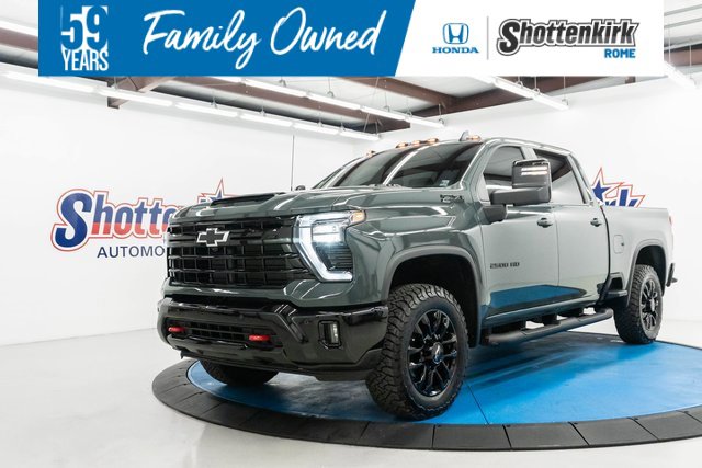 Used 2025 Chevrolet Silverado 2500 LT w/ Trail Boss Package image 1