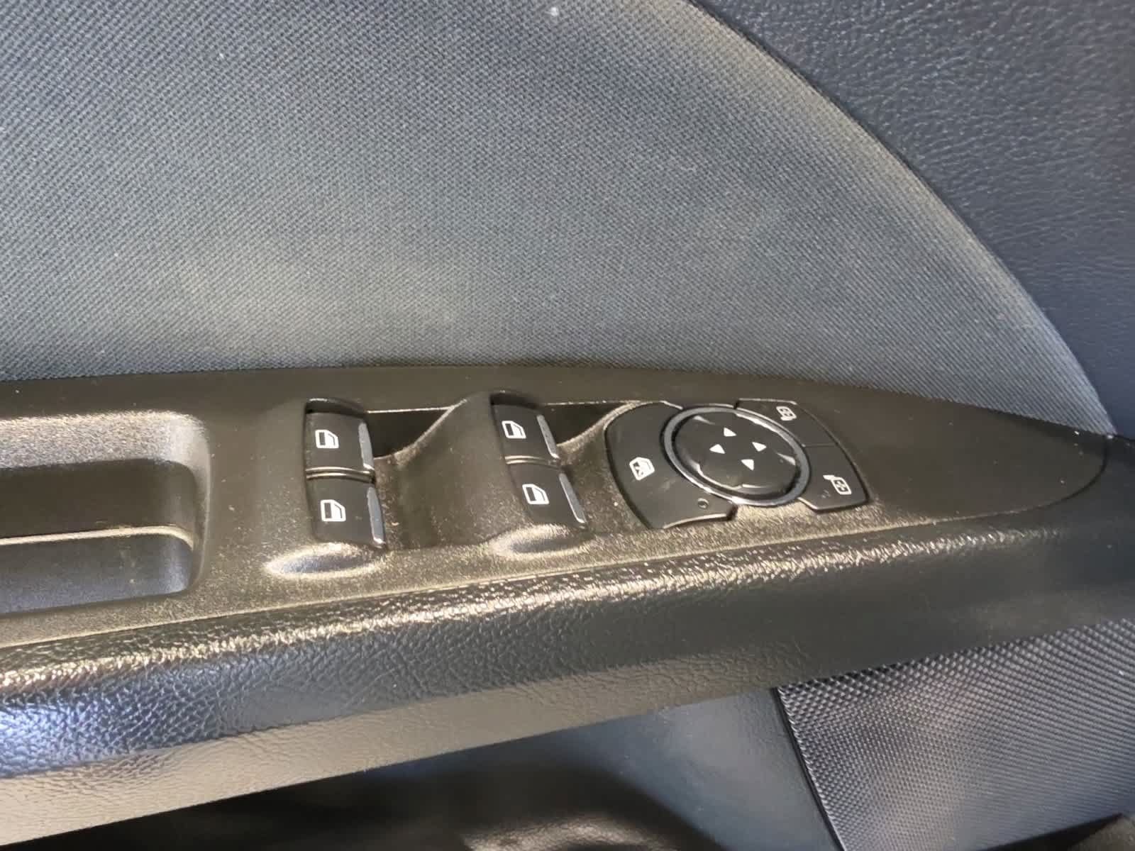 Used 2020 Ford Fusion SE FWD image 17