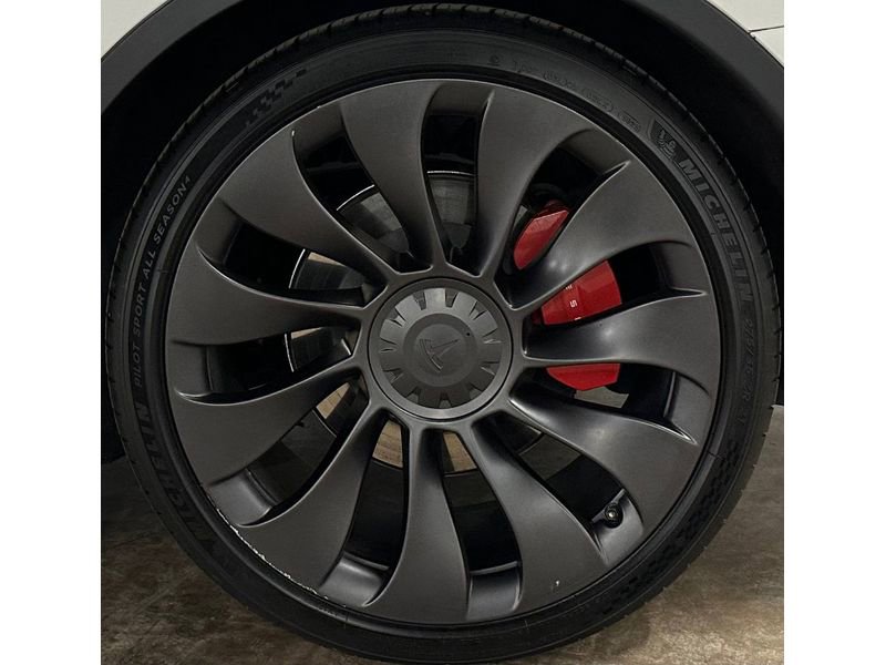 Used 2023 Tesla Model Y Performance image 11
