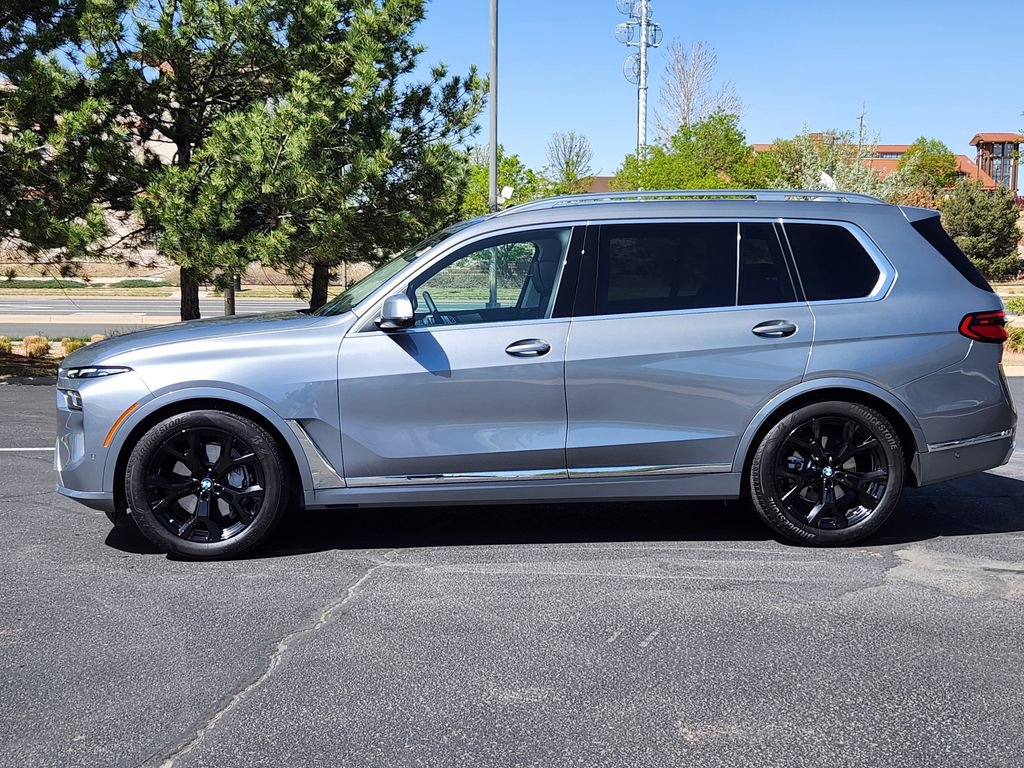 Used 2024 BMW X7 xDrive40i w/ Premium Package image 2