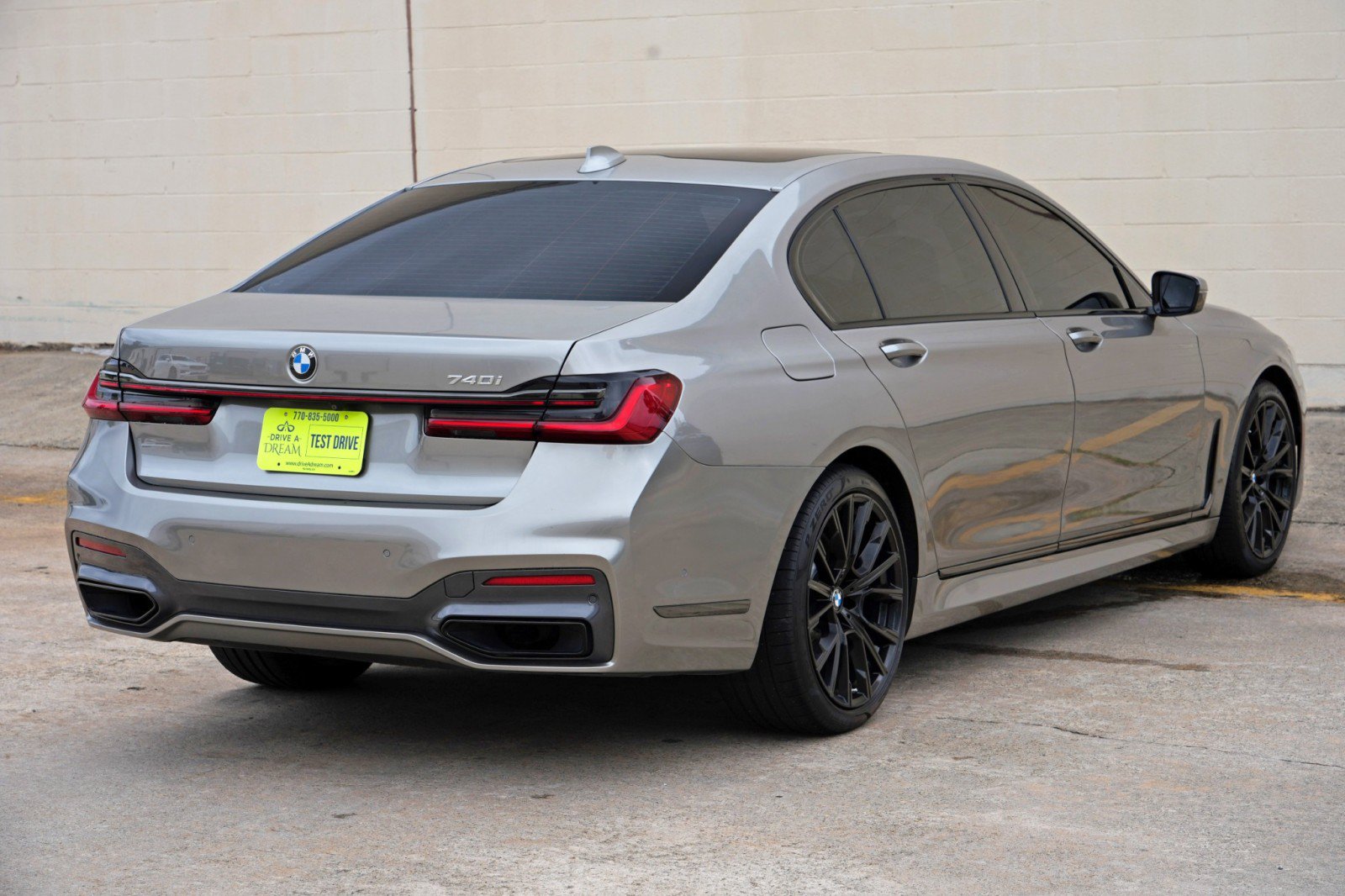 Used 2022 BMW 740i w/ M Sport Package RWD image 57
