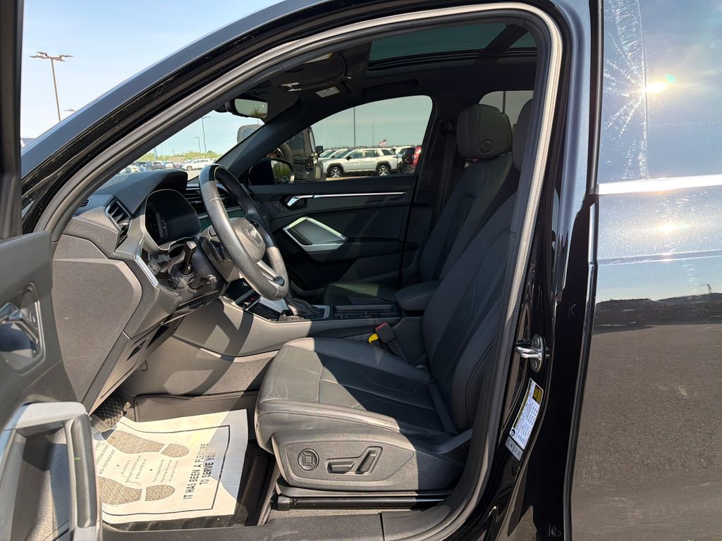 Used 2024 Audi Q3 2.0T Premium image 14