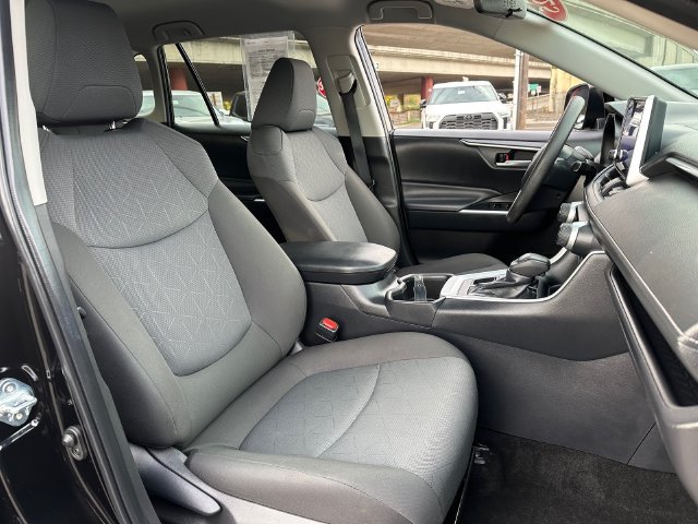 Certified 2025 Toyota RAV4 XLE AWD/4WD image 10