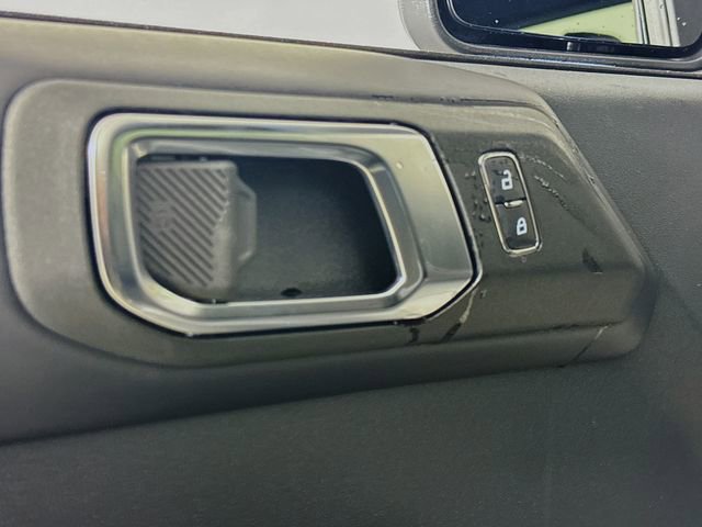 Used 2024 Ford Bronco Badlands image 18