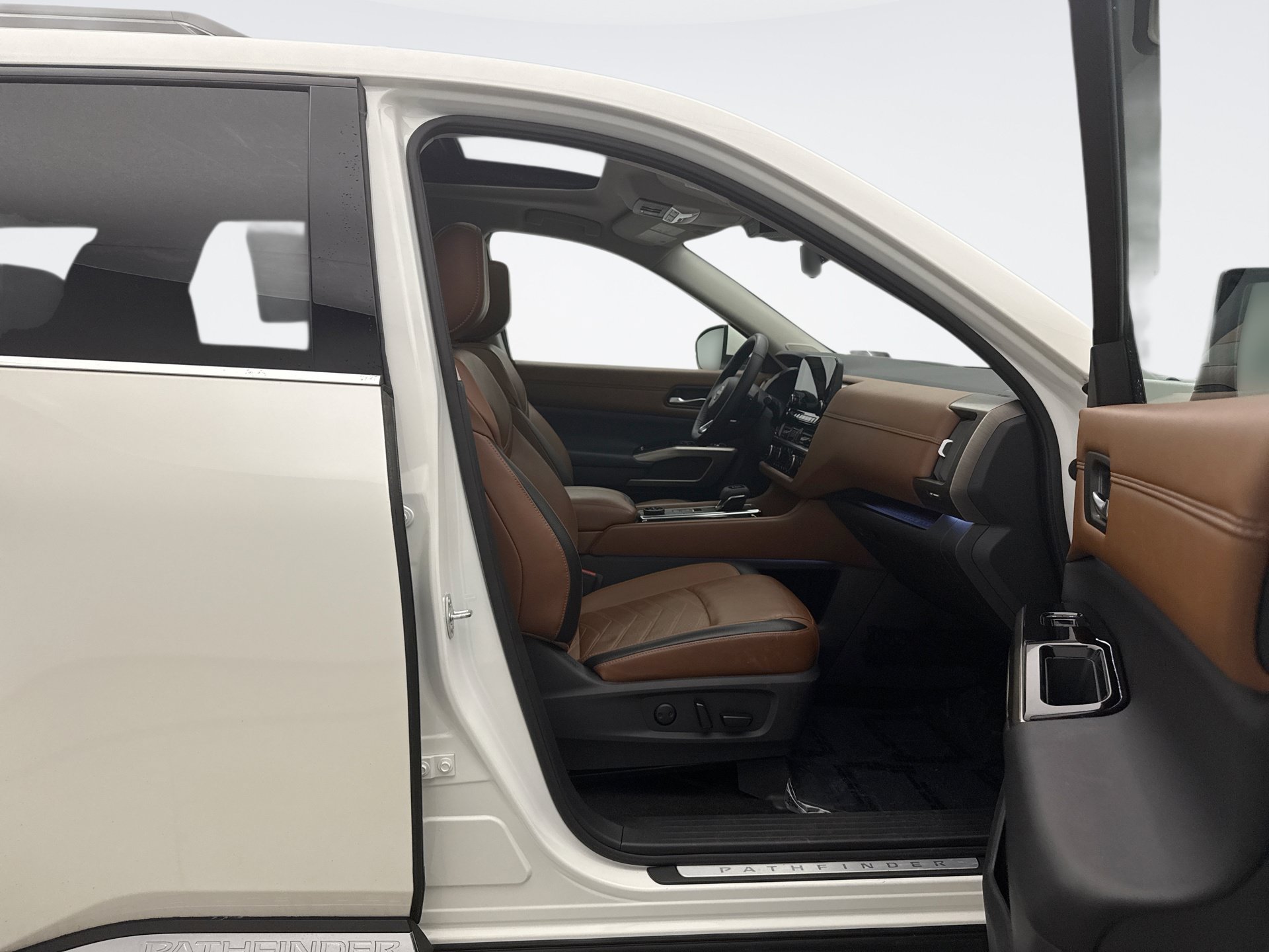 Used 2023 Nissan Pathfinder Platinum w/ Cargo Package AWD/4WD image 19