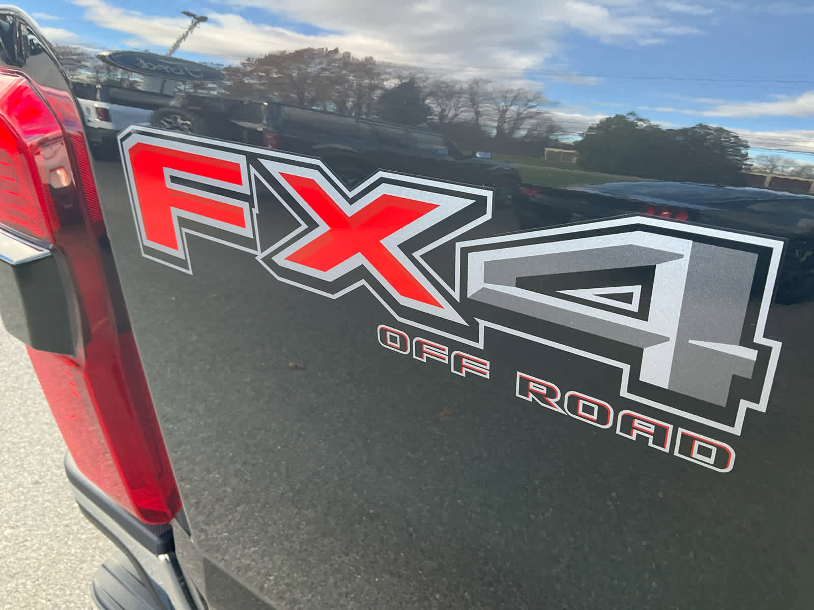 New 2026 Ford F250 Lariat w/ FX4 Off-Road Package image 14