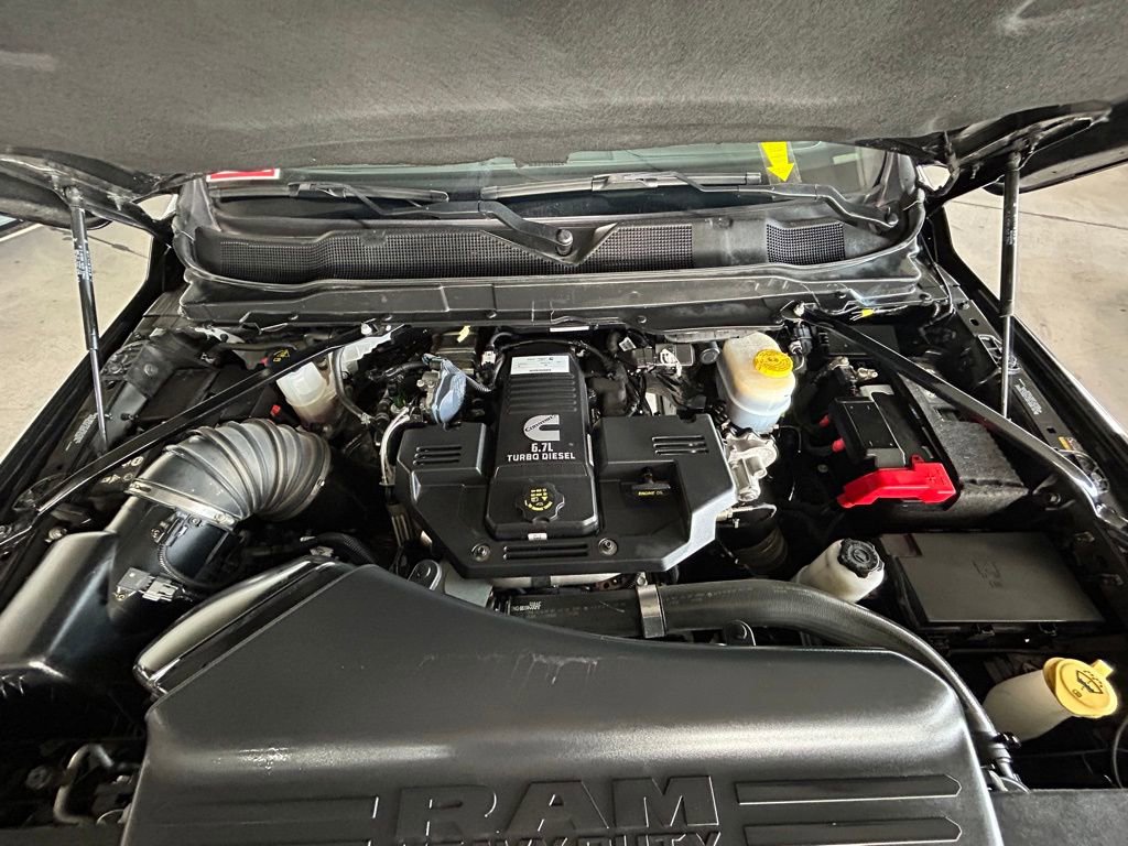 Used 2024 RAM 2500 Limited image 32