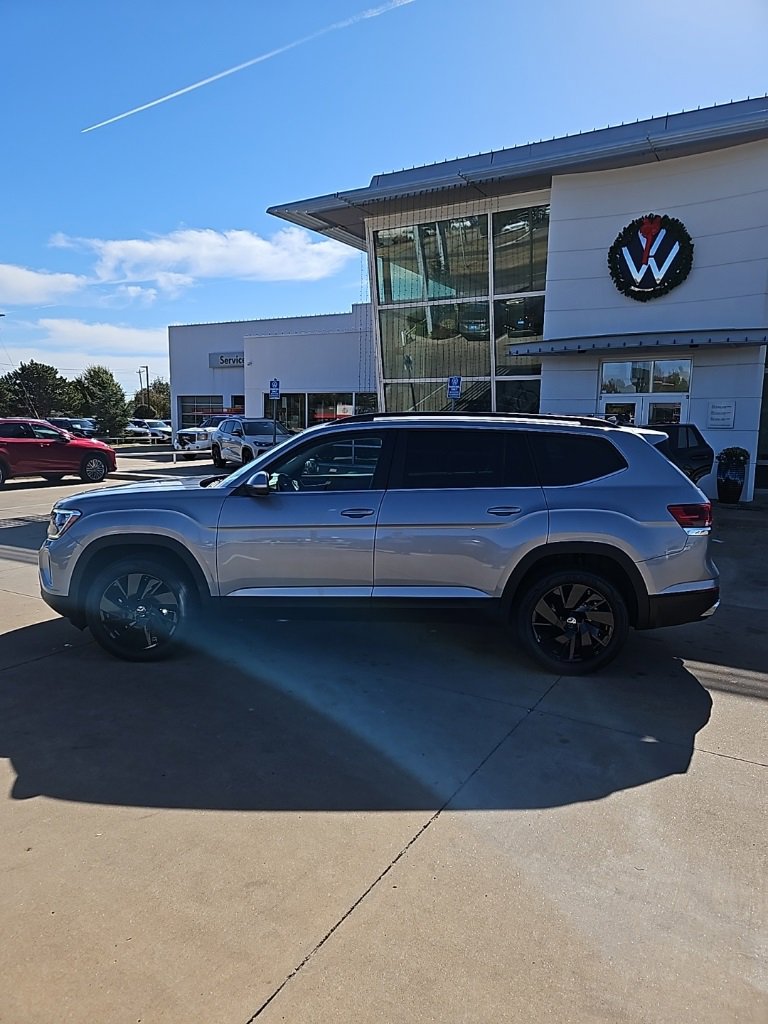 New 2026 Volkswagen Atlas SE image 8