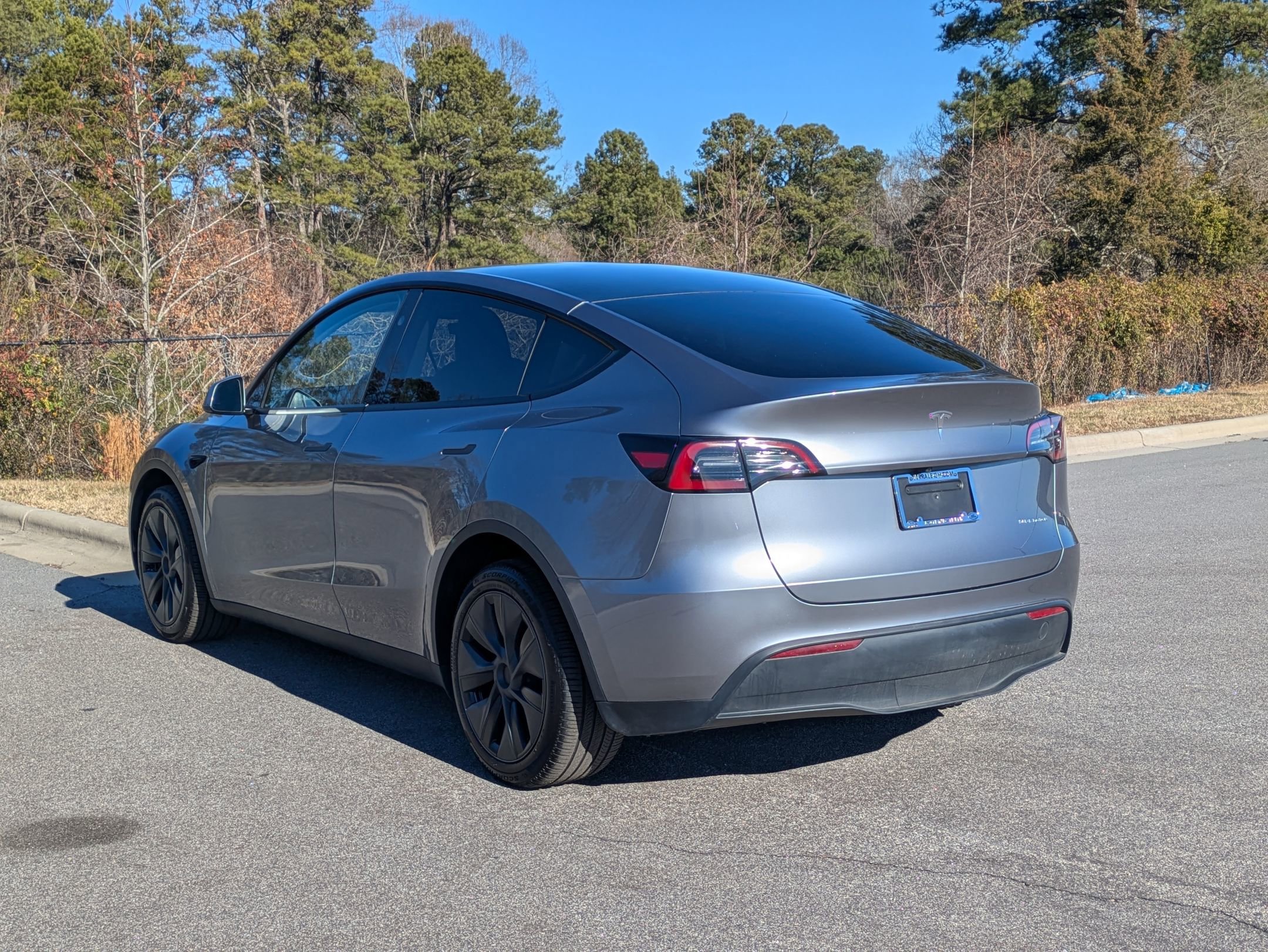 Used 2025 Tesla Model Y Long Range image 7