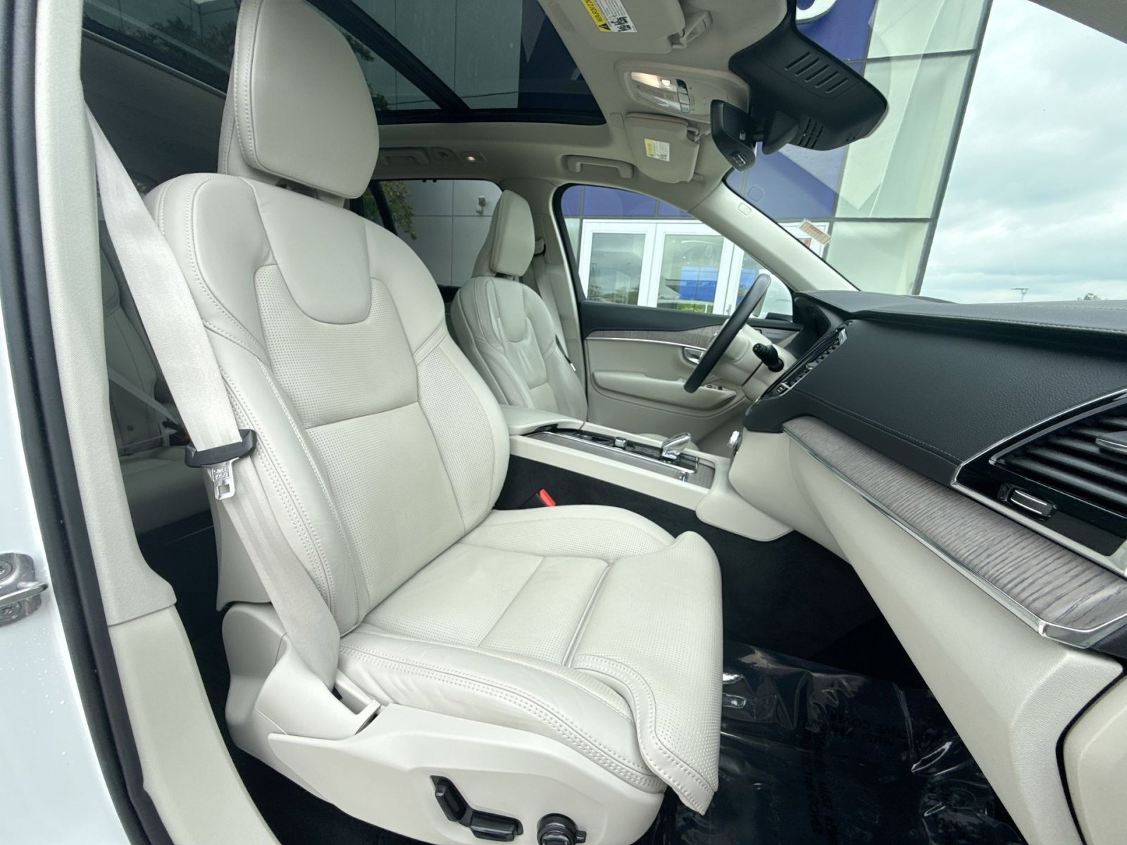 Certified 2024 Volvo XC90 B6 Ultimate AWD/4WD image 28