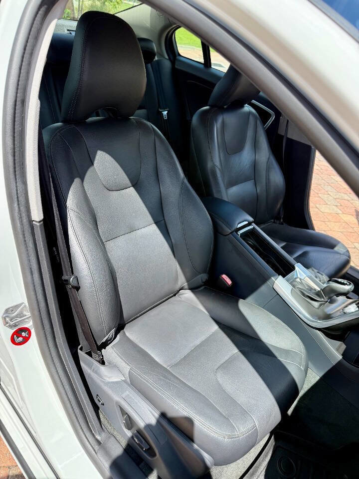 Used 2016 Volvo S60 T5 Premier image 25