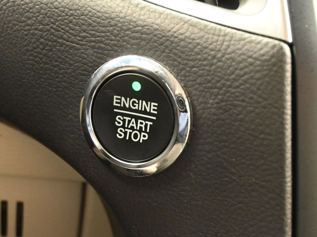 Used 2022 Ford Edge Titanium image 32